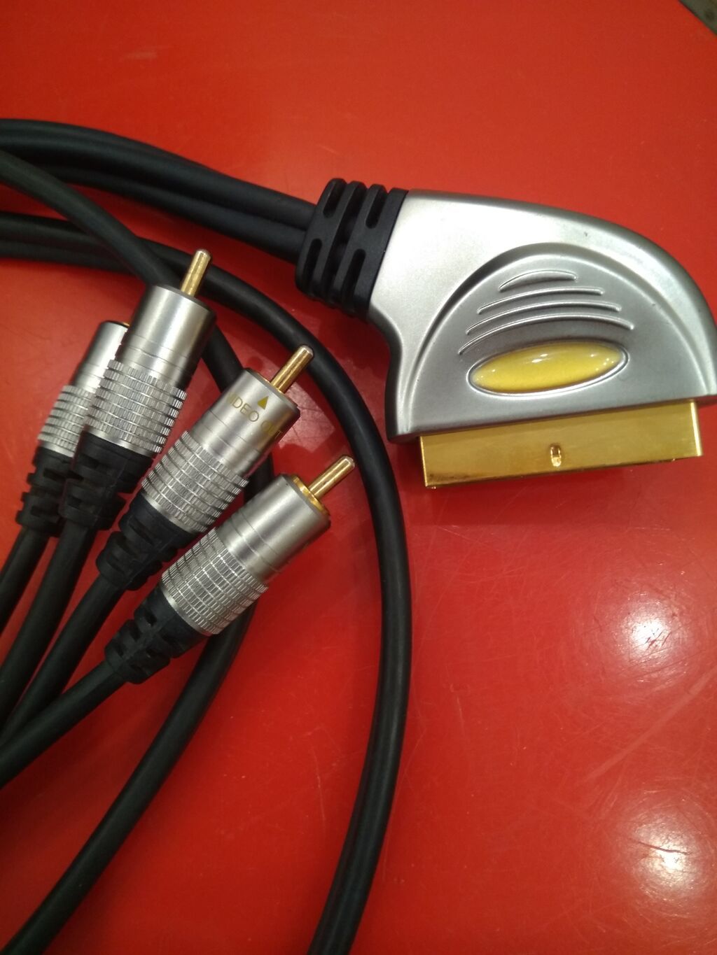SCART → 3×RCA кабель - Разъёмы: SCART (21‑pin) на одной стороне; 3: фото 2