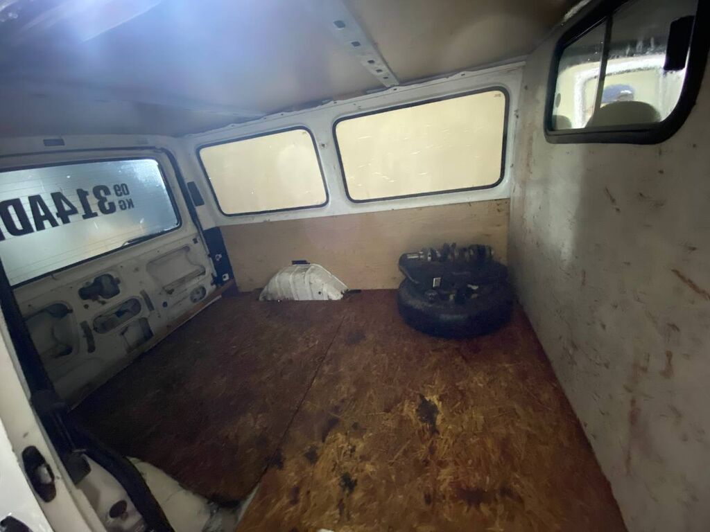 Грузовой фургон Ford Transit (поколение 1990‑х). Белый: фото 3