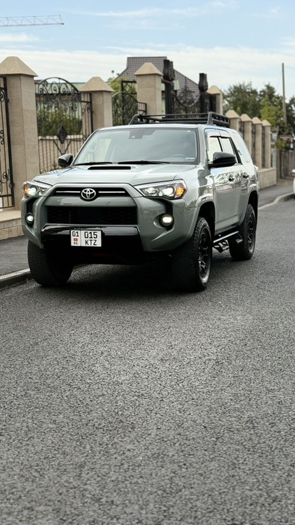 Toyota 4Runner: 2023 г., 4 л, Автомат, Бензин, Внедорожник: фото 3