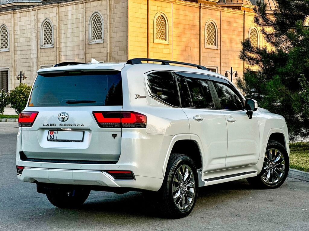 Toyota Land Cruiser: 2023 г., 3.5 л, Автомат, Бензин, Внедорожник: фото 4