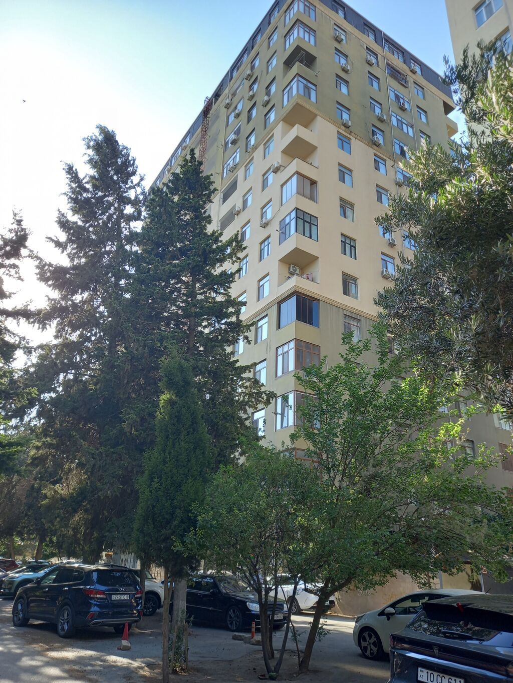 8-ci mikrorayon, 3 otaqlı, Yeni tikili, m. Azadlıq Prospekti, 108 kv. m