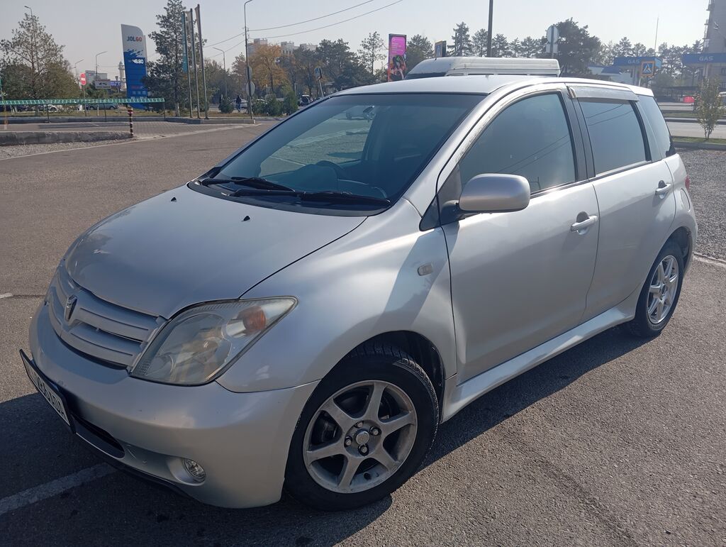 Toyota Ist: 2002 г., 1.3 л, Автомат, Бензин, Хэтчбэк: фото 3