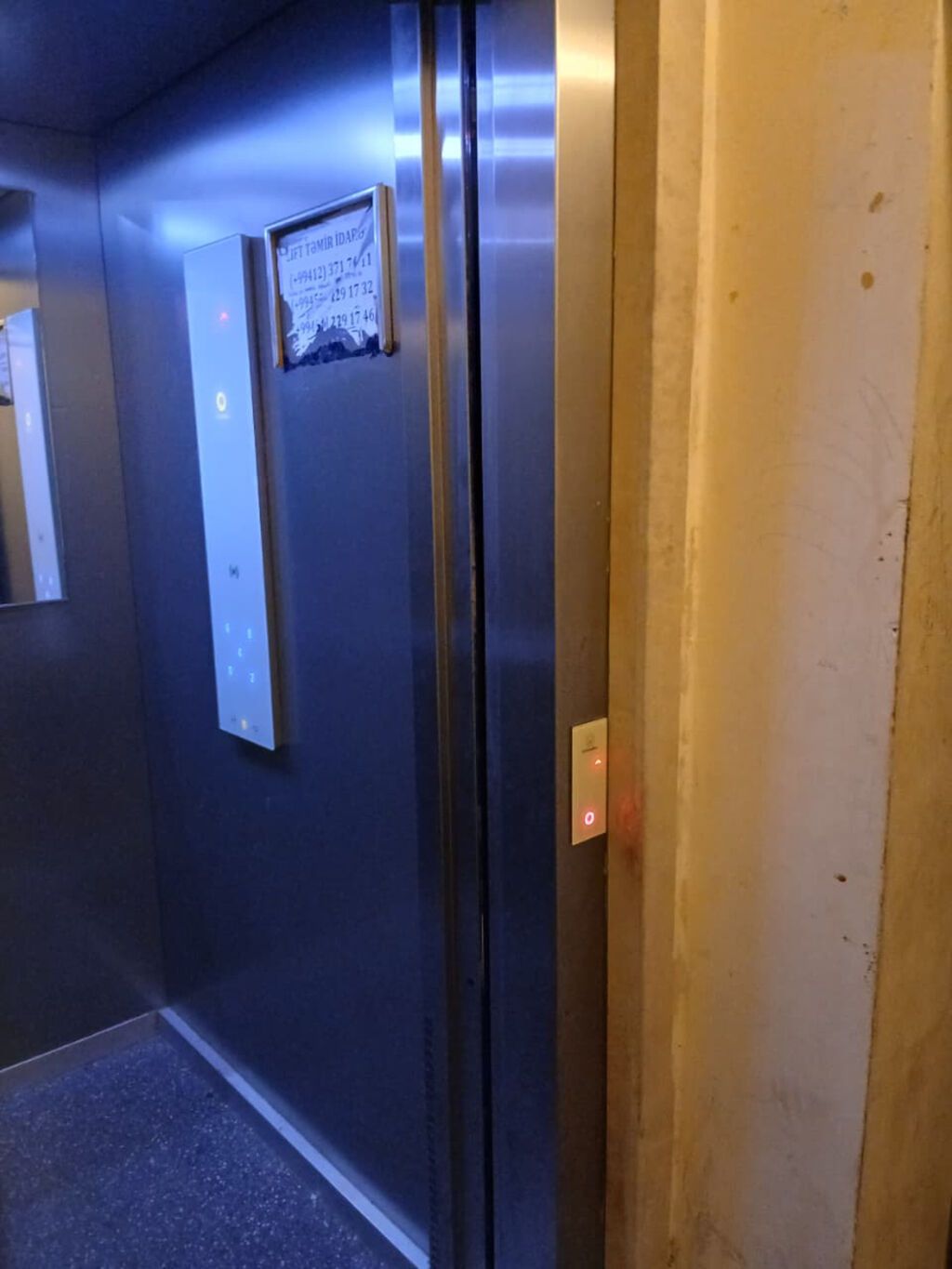 Bakı, 3 otaqlı, Köhnə tikili, 81 kv. m