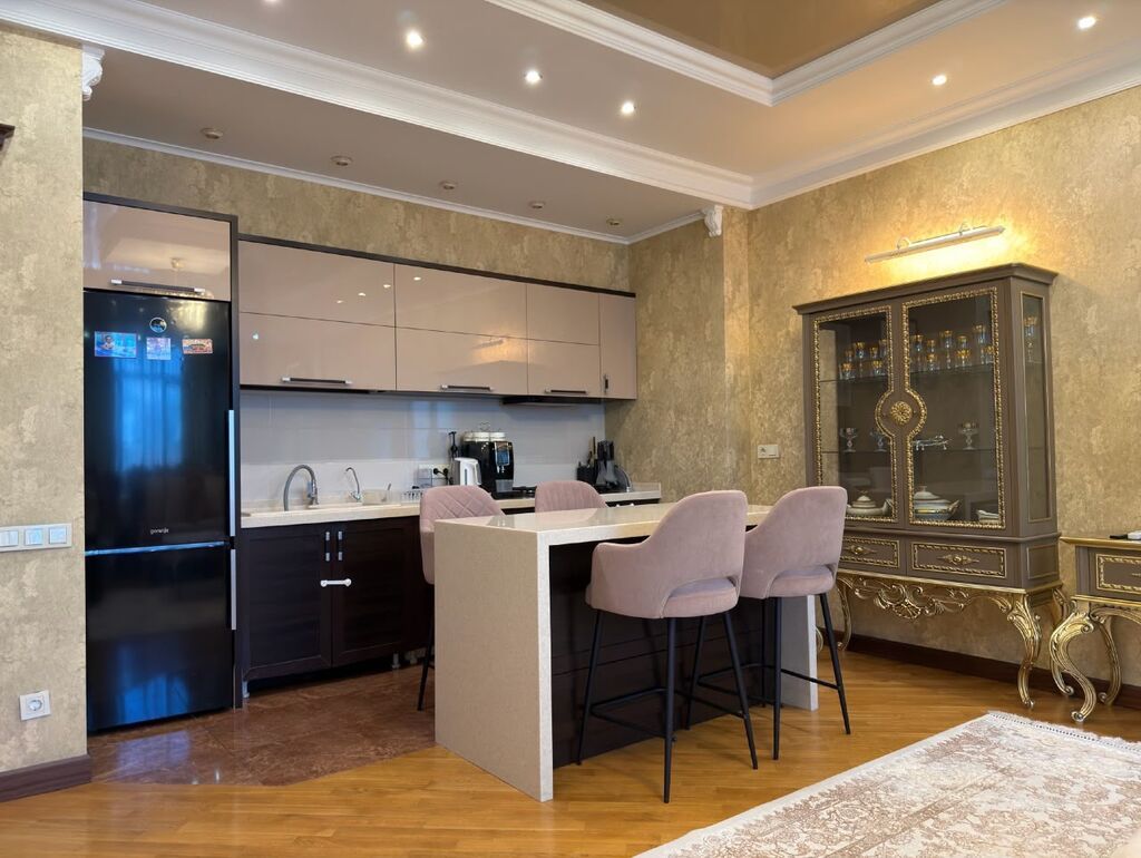 4 комнаты, 130 м², Элитка, 4 этаж: фото 2