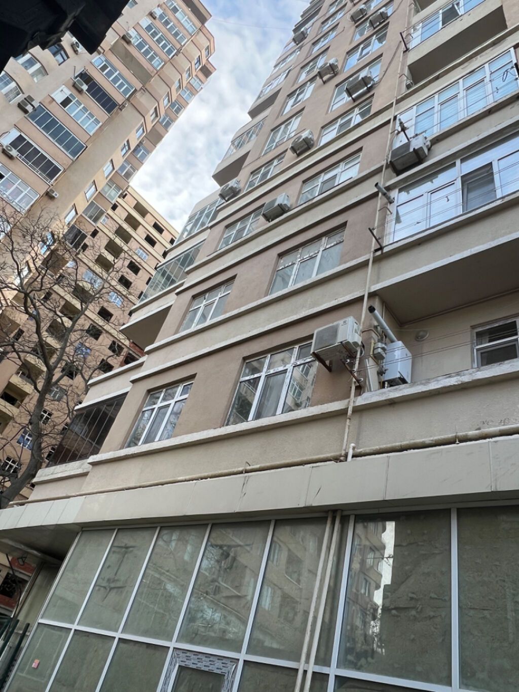 Yasamal, 3 otaqlı, Yeni tikili, m. İnşaatçılar, 101 kv. m