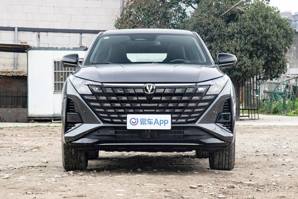 Changan Uni-Z: 2026 г., 1.5 л, Робот, Бензин, Кроссовер: фото 1