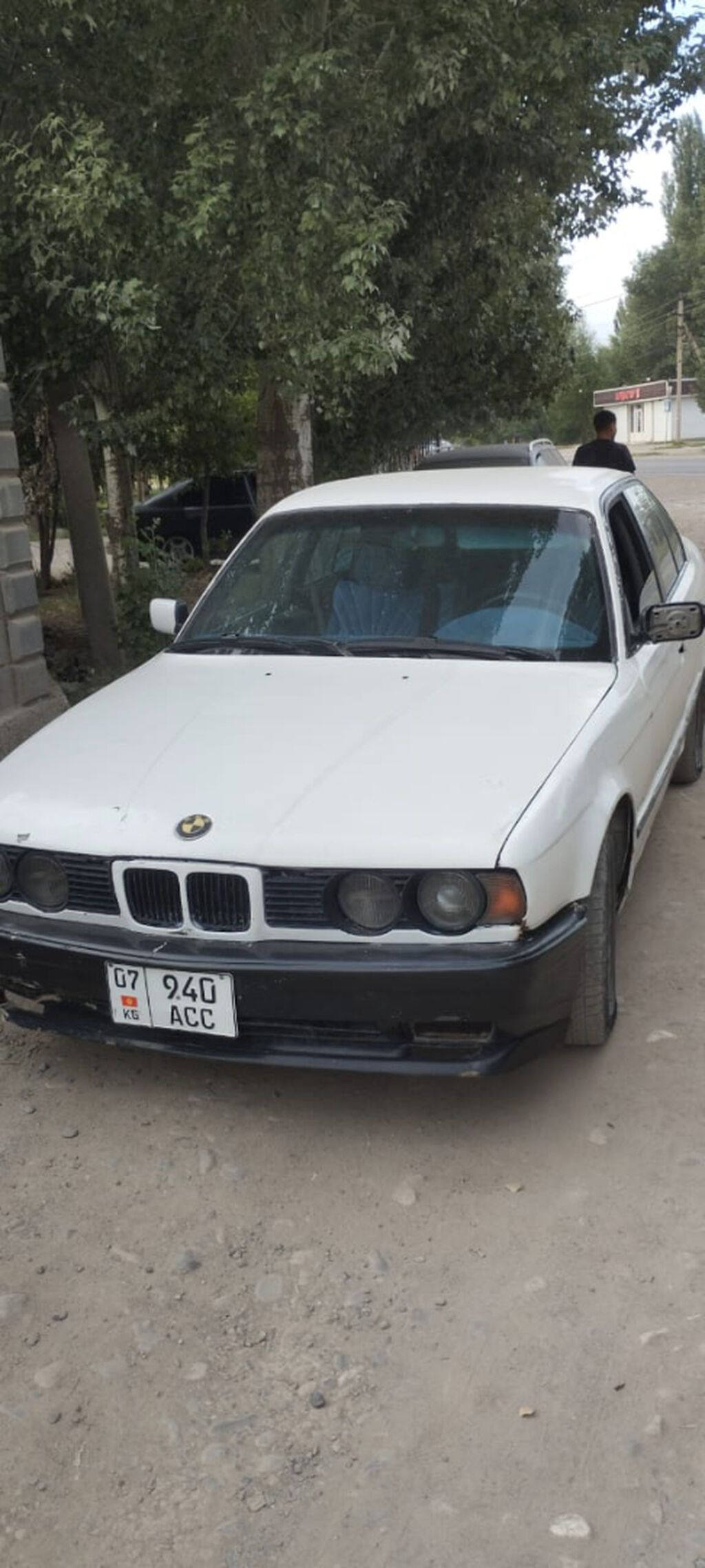 BMW 5 series: 1993 г., 2 л, Механика, Бензин, Седан: фото 1