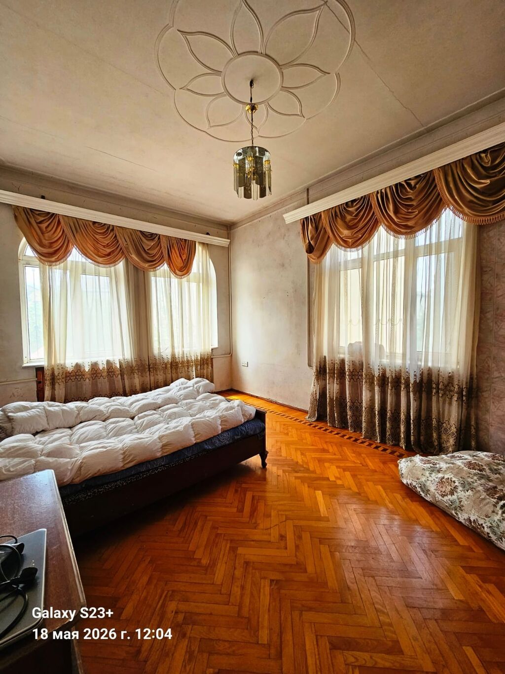 10 otaq, 377 kv. m, Yeni təmirli
