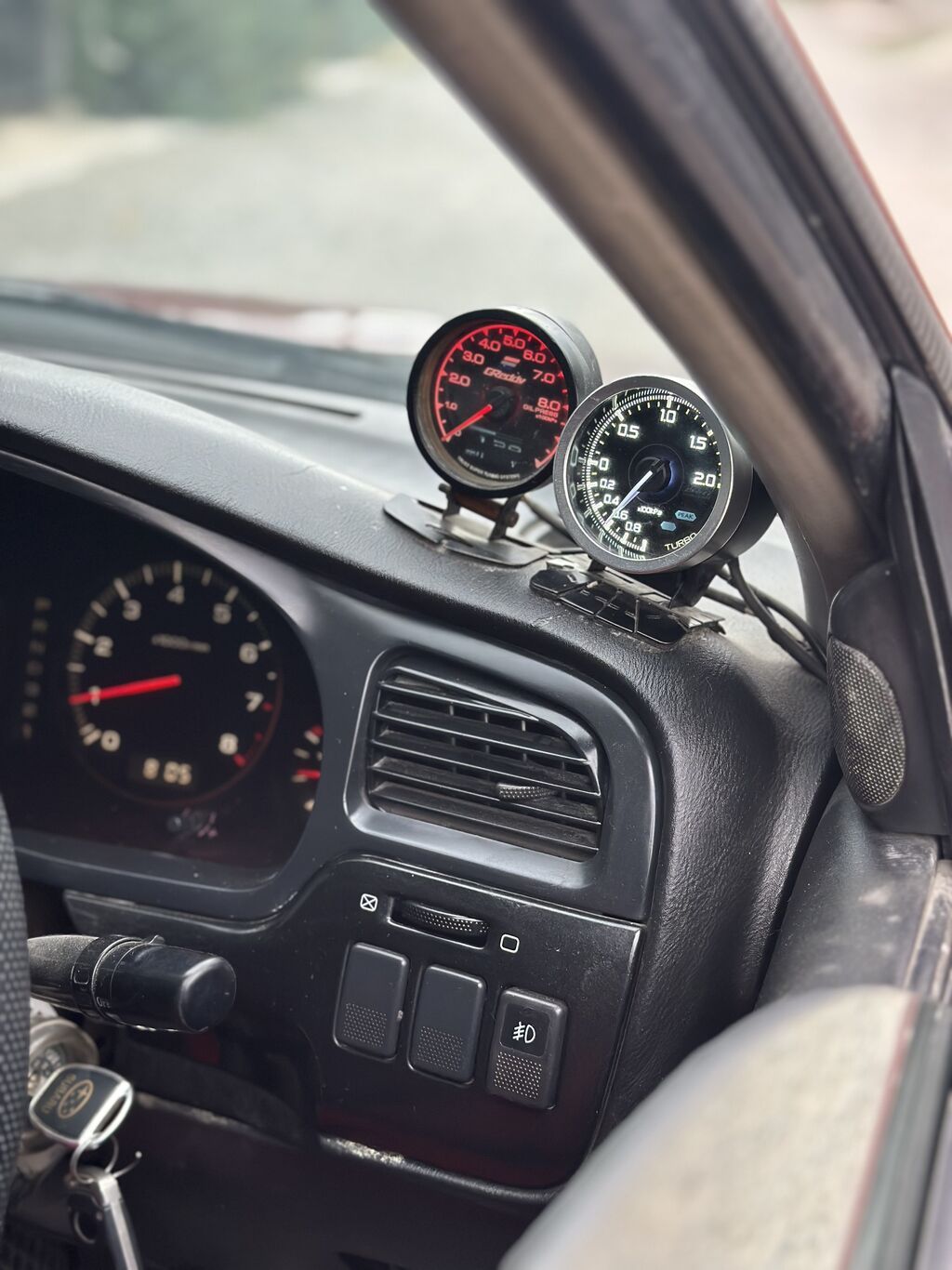 Subaru Legacy: 1999 г., 2 л, Механика, Бензин, Седан: фото 2