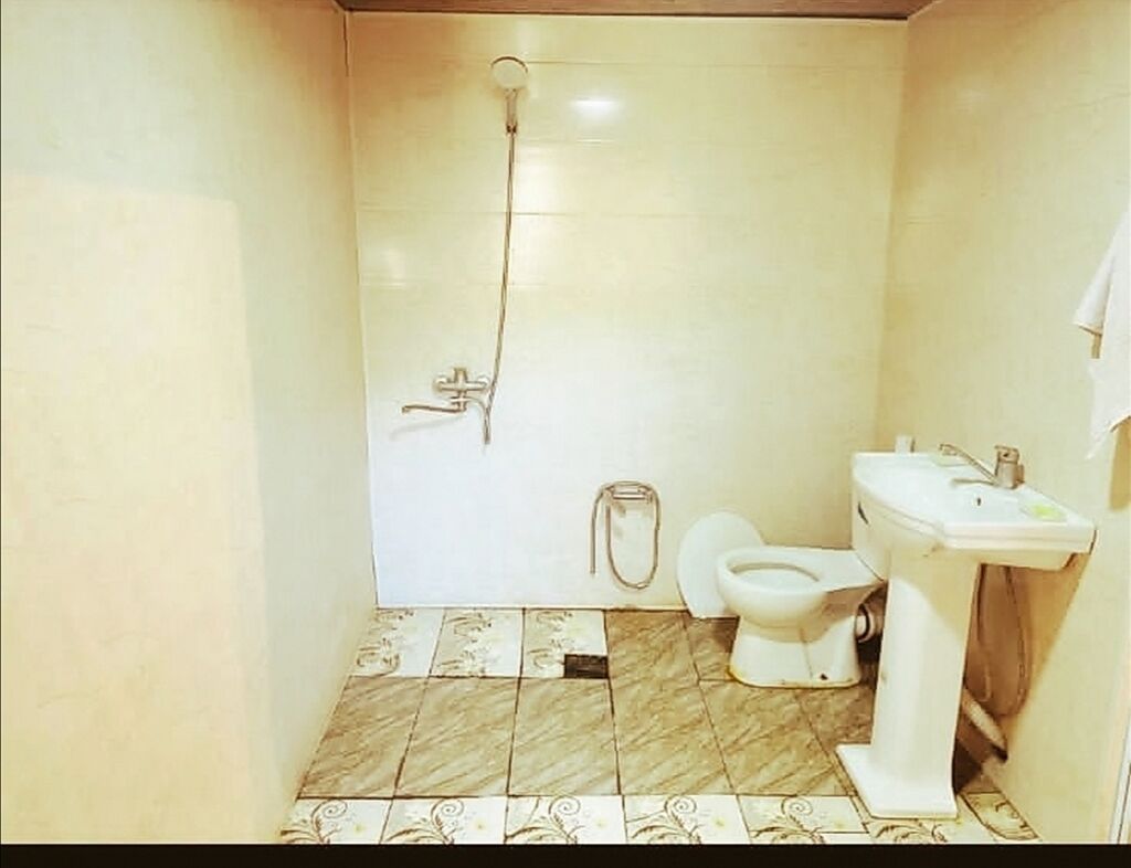 80 kv. m, 3 otaqlı, Telefon, Qaz, İşıq