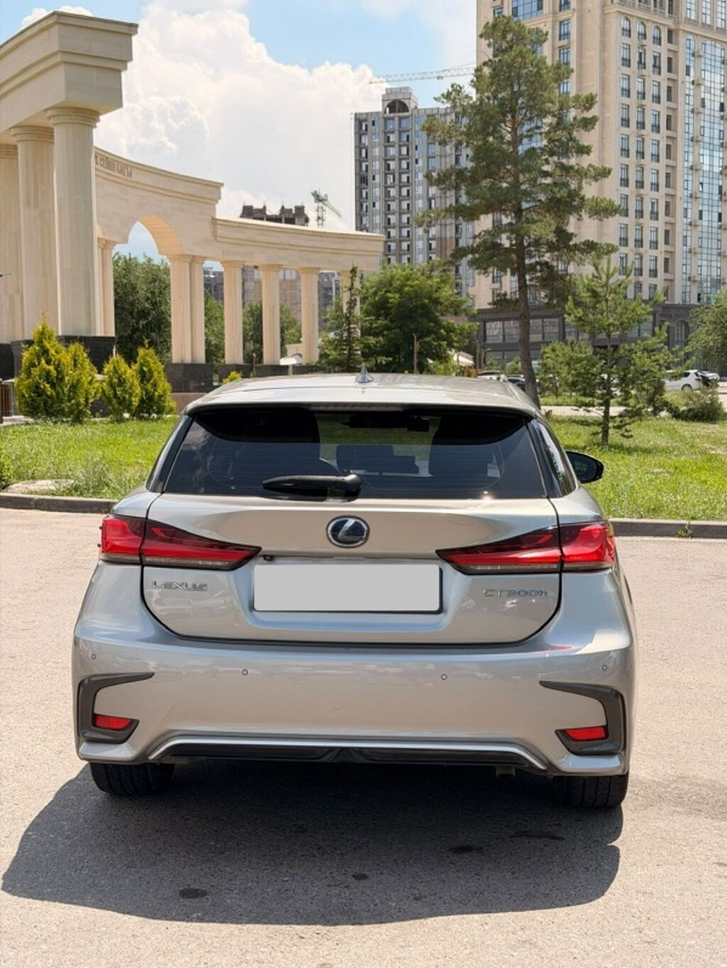 Lexus CT: 2019 г., 1.8 л, Автомат, Гибрид, Хэтчбэк: фото 2