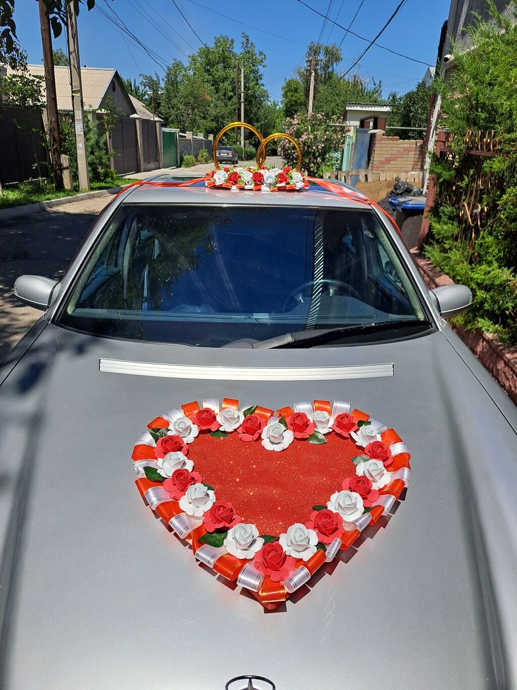 Свадебное украшение машины 