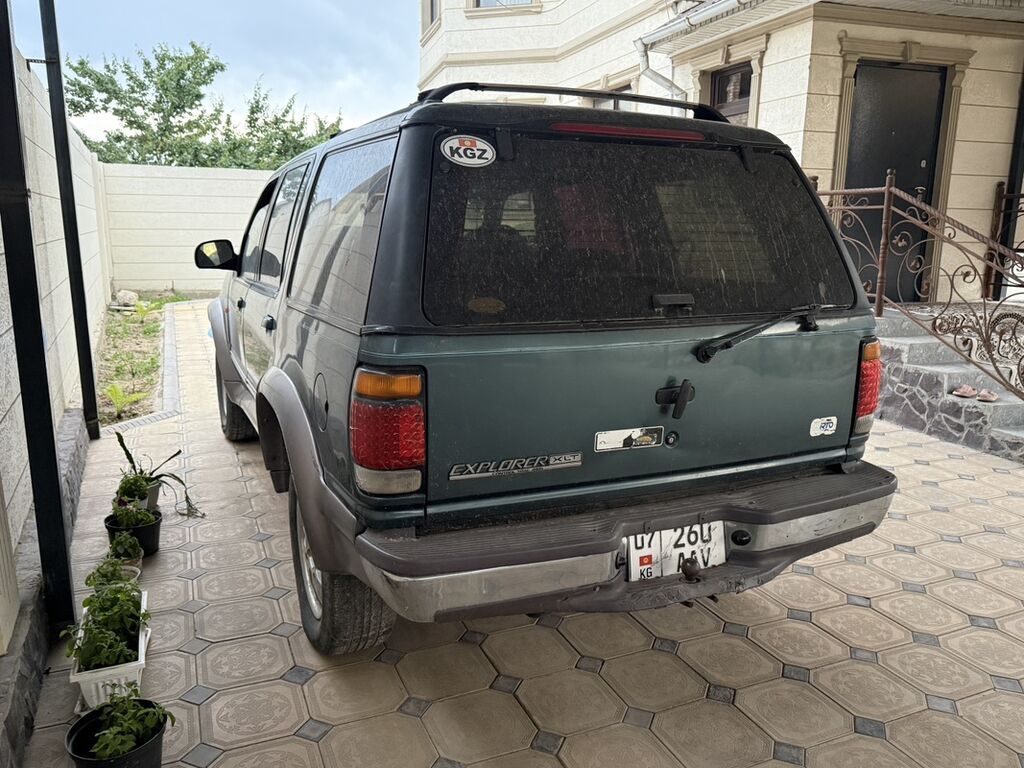 Ford Explorer: 1995 г., 4 л, Механика, Бензин, Внедорожник: фото 3