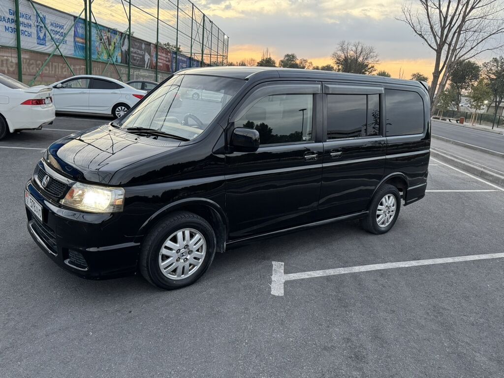 Honda Stepwgn: 2004 г., 2 л, Автомат, Бензин, Минивэн: фото 2