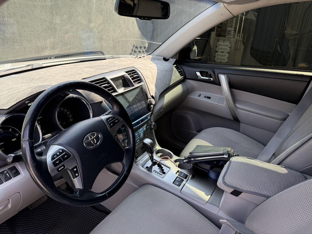 Toyota Highlander: 2012 г., 3.5 л, Автомат, Гибрид, Кроссовер: фото 5