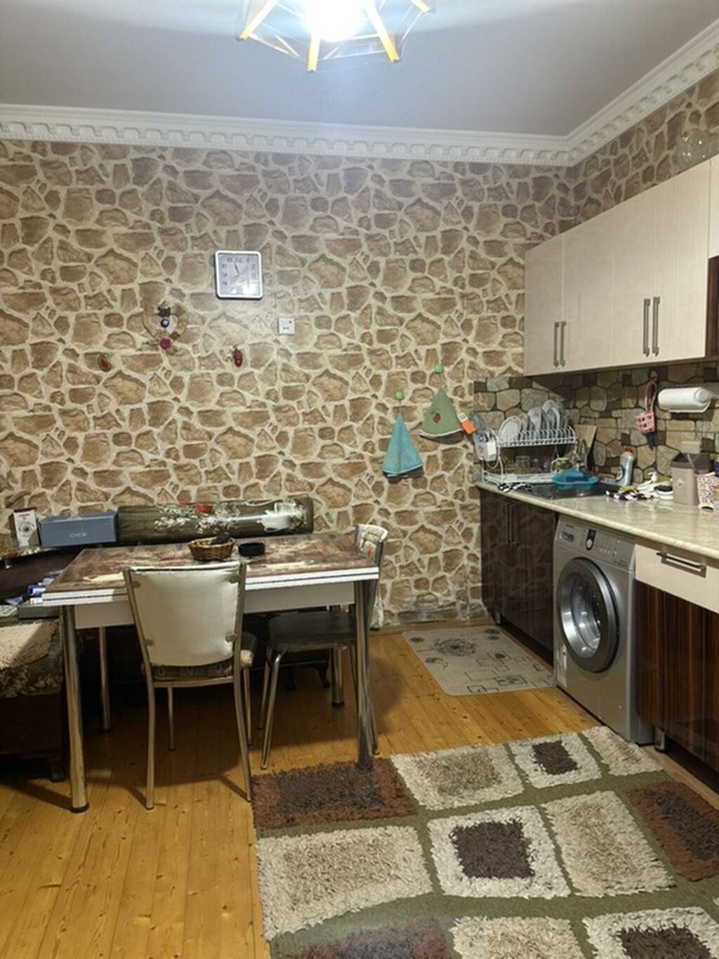 4 otaqlı, 135 kv. m, Yeni təmirli
