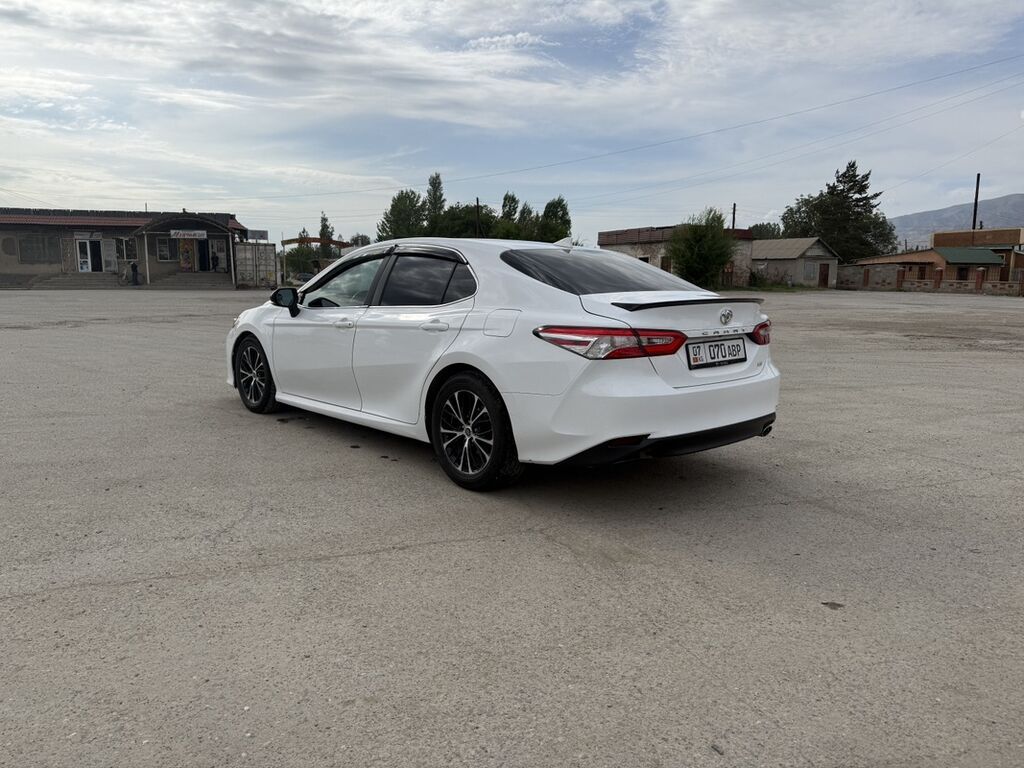 Toyota Camry: 2020 г., 2.5 л, Седан: фото 3