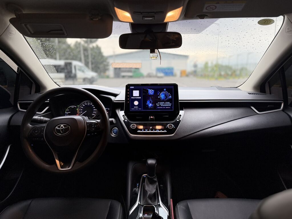 Toyota Corolla: 2021 г., 1.8 л, Автомат, Гибрид, Седан: фото 7