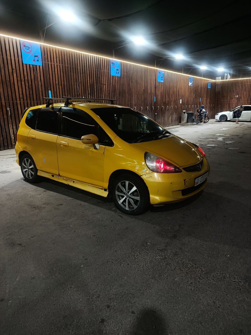 Honda Fit: 2005 г., 1.5 л, Вариатор, Бензин, Хэтчбэк: фото 5