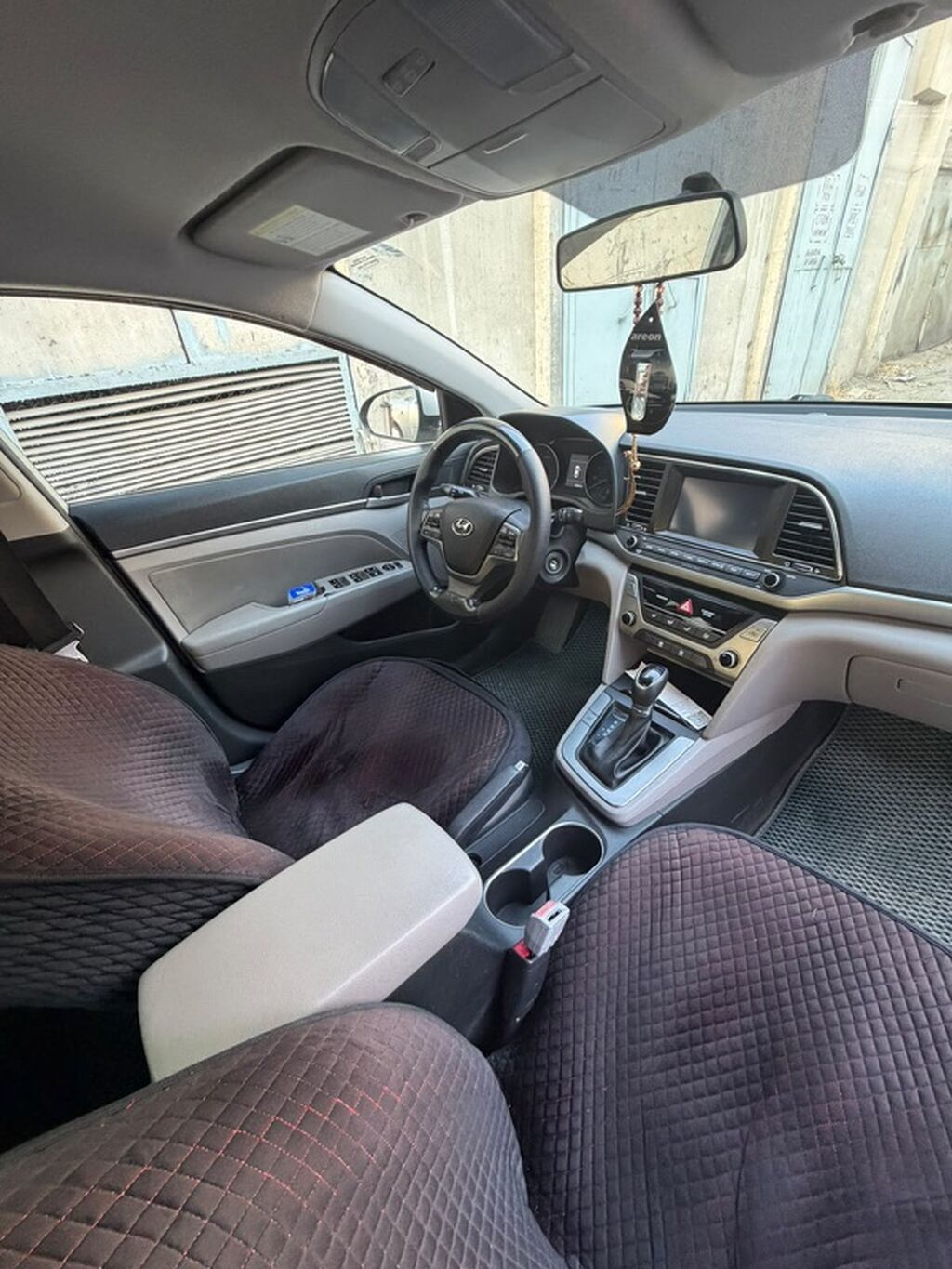 Hyundai Elantra: 2018 г., 2 л, Бензин, Седан: фото 5