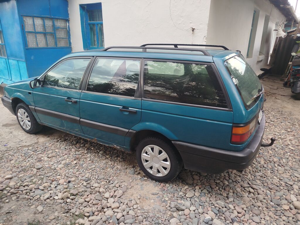 Volkswagen Passat: 1991 г., 1.8 л, Механика, Бензин, Универсал: фото 1
