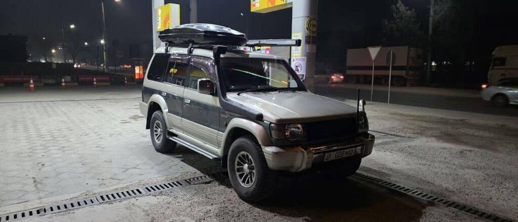 Mitsubishi Pajero: 1993 г., 2.5 л, Автомат, Дизель, Внедорожник: фото 2