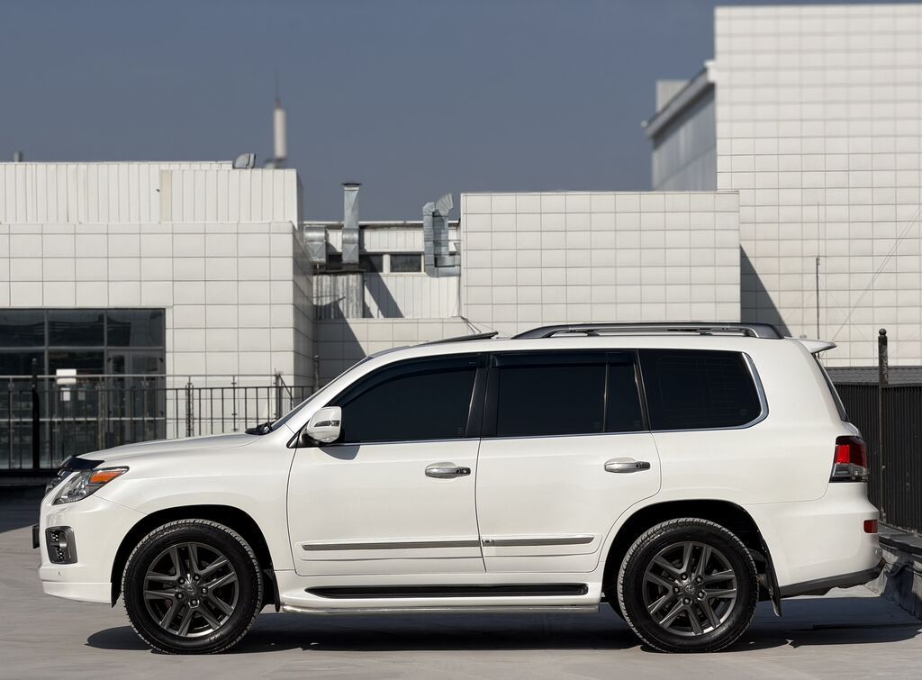 Lexus LX: 2014 г., 5.7 л, Автомат, Газ, Внедорожник: фото 5