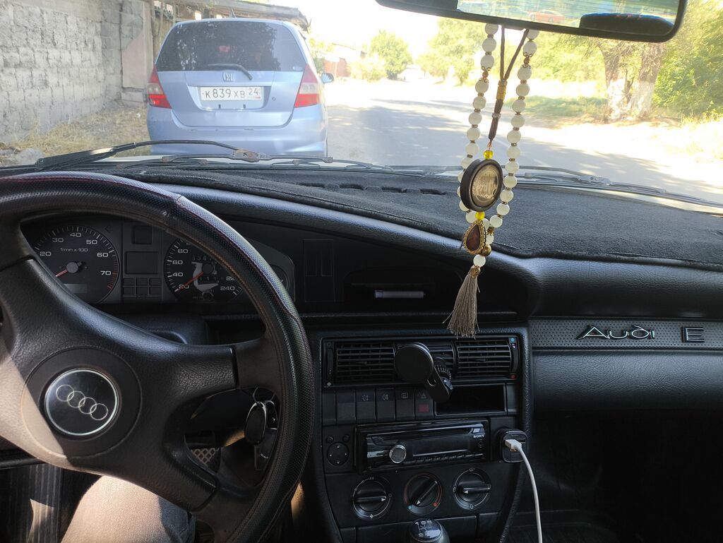 Audi 100