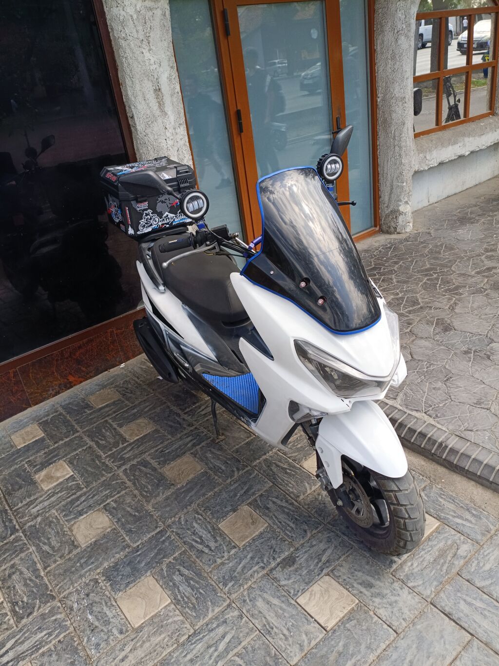 Продам Maksi 150cc (мотор LIYA) установлены: Кофр 47л Две доп фары: фото 2
