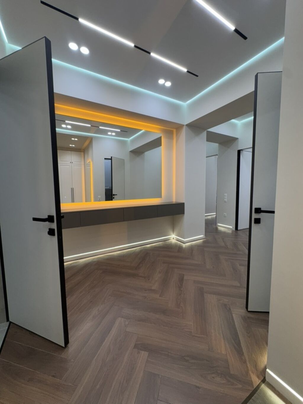 3 комнаты, 105 м², Южная Магистраль Элитка, 10 этаж, Дизайнерский ремонт: фото 1