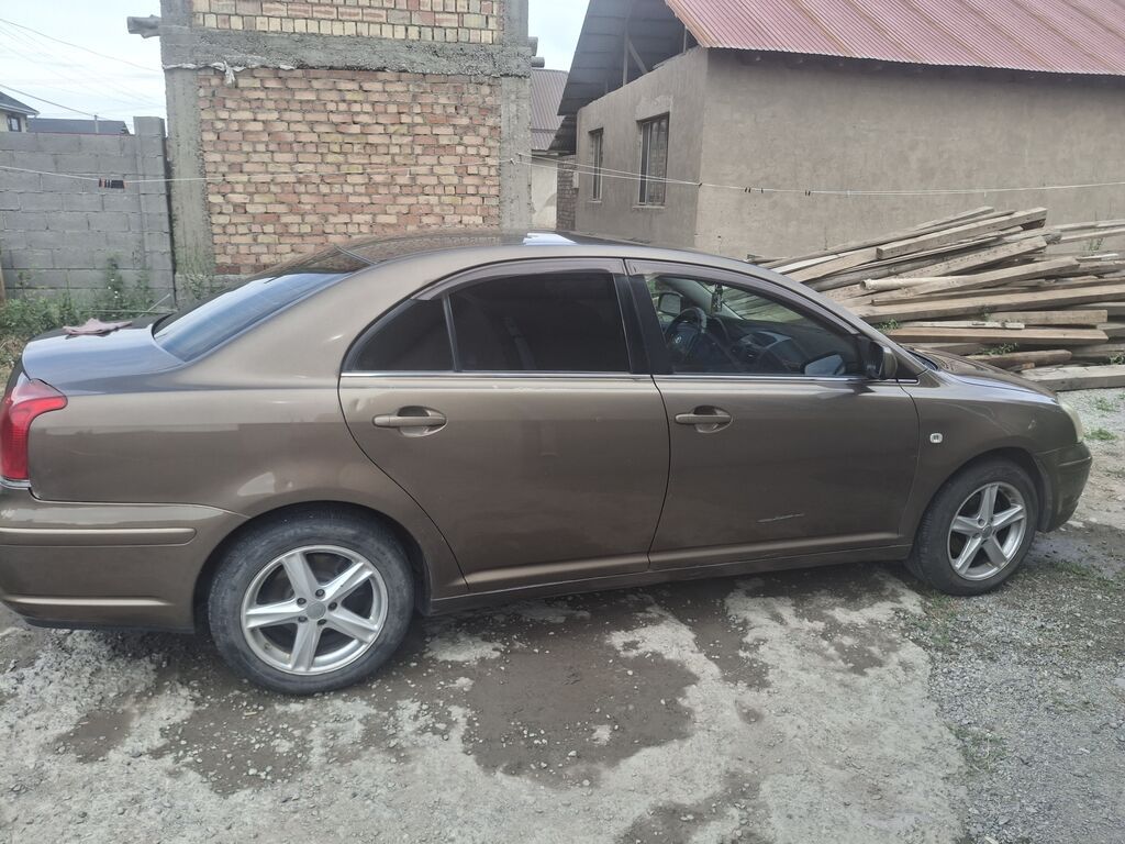 Toyota Avensis: 2004 г., 1.8 л, Автомат, Бензин, Седан: фото 5