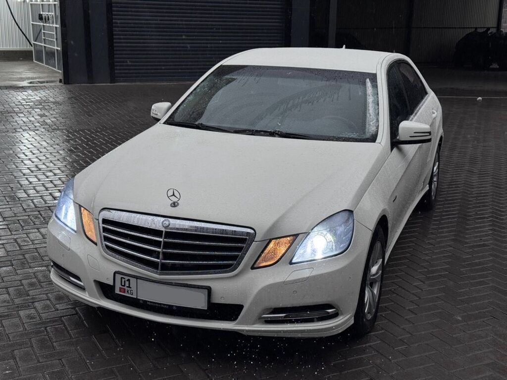 Mercedes-Benz E-Class: 2012 г., 3.5 л, Автомат, Бензин, Седан: фото 2