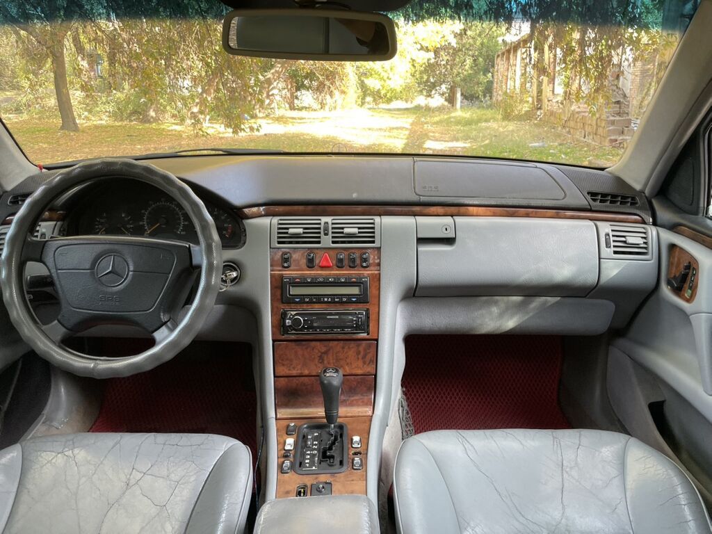 Mercedes-Benz E-Class: 1999 г., 3.2 л, Автомат, Бензин, Седан: фото 7