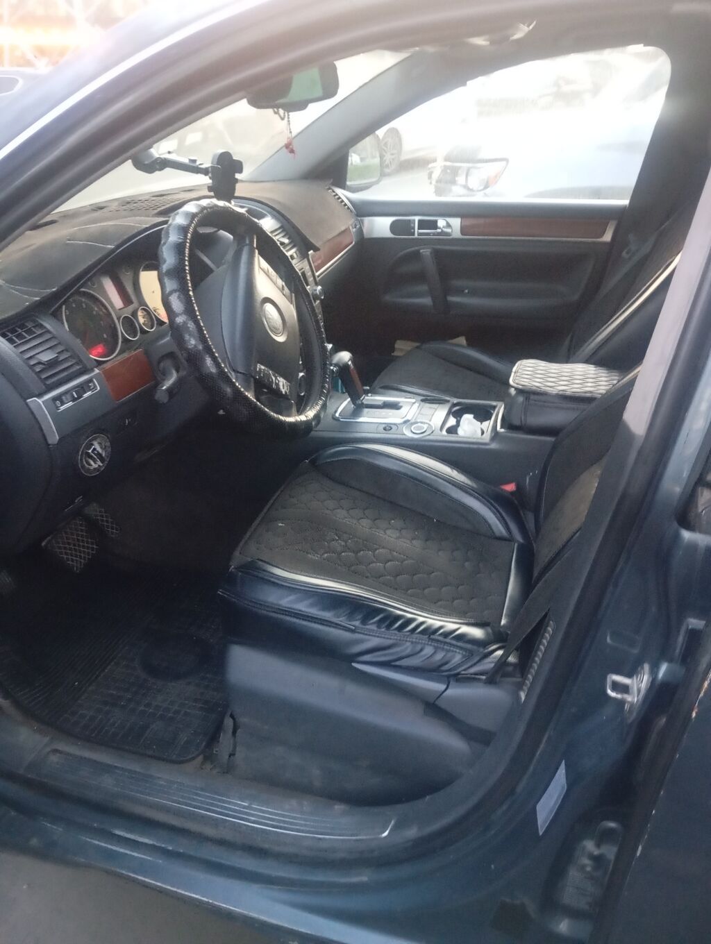 Volkswagen Touareg: 2003 г., 3.2 л, Автомат, Газ, Внедорожник: фото 3