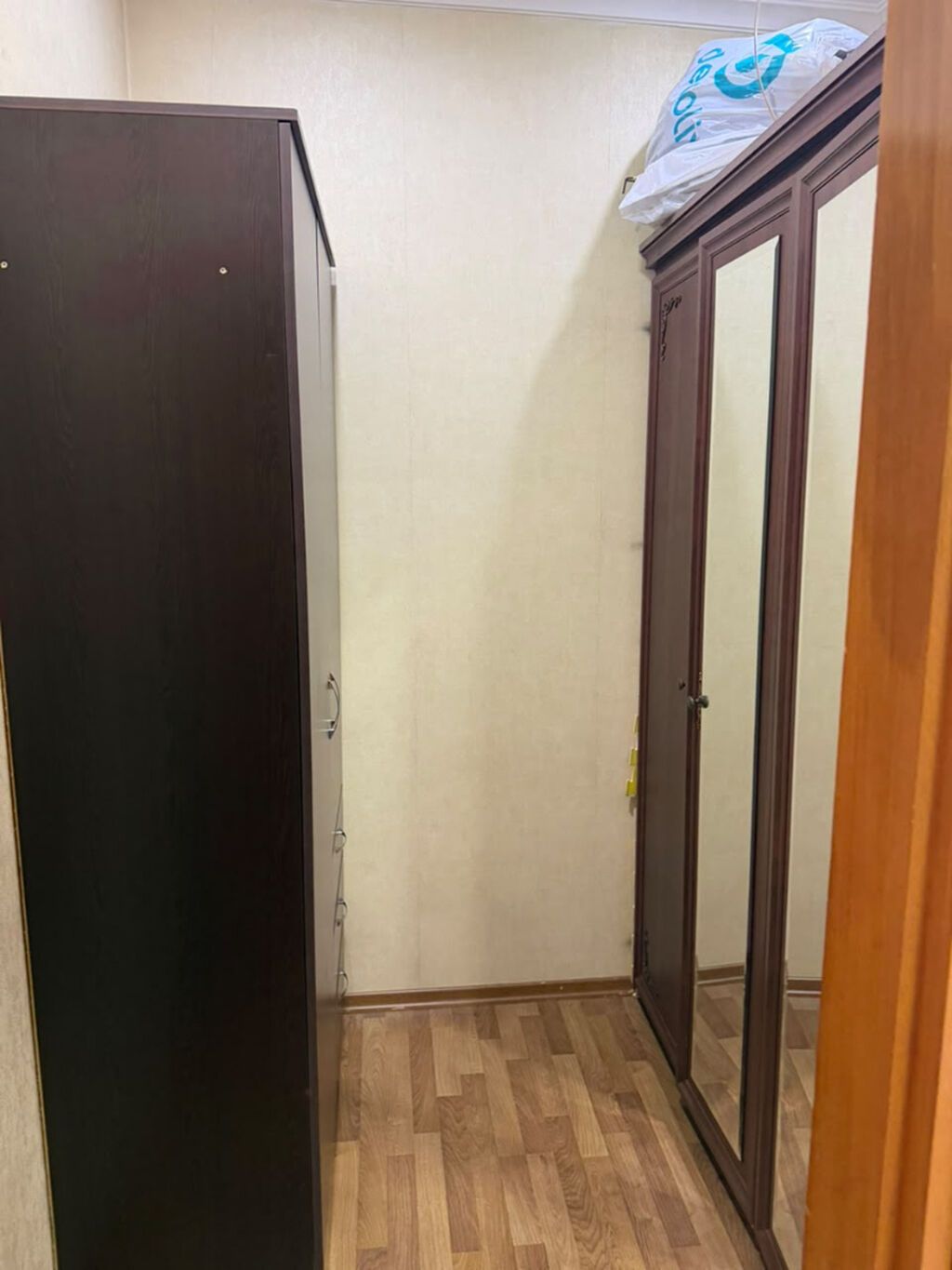 Ofis haqqi 30 faiz. təcili olaraq Yeniyasamalda Rahatmarketin üstündə