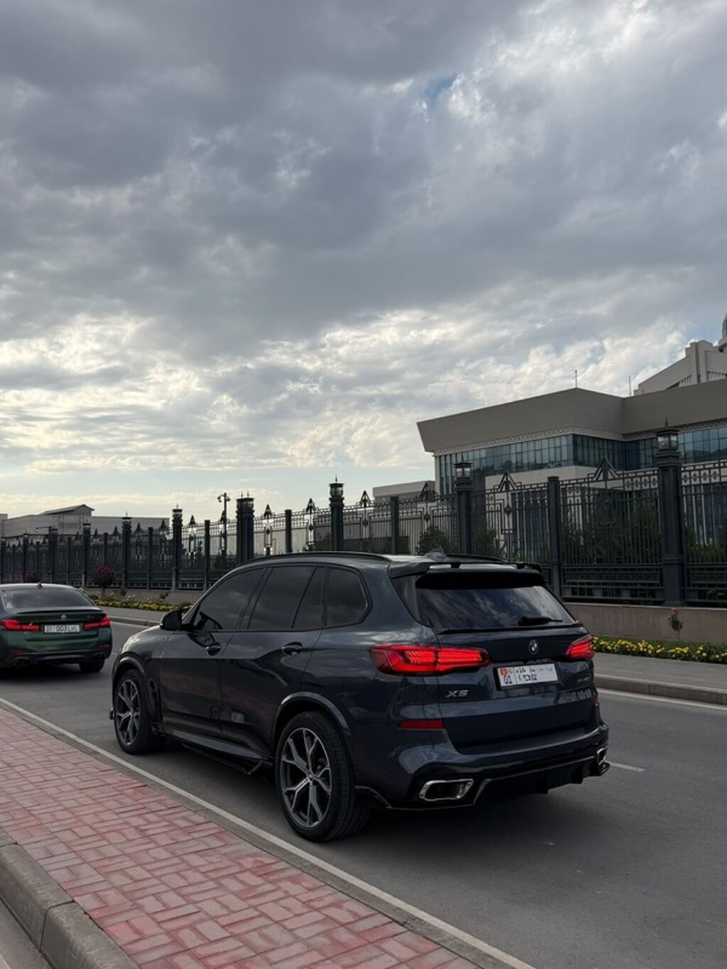 BMW X5: 2019 г., 4.4 л, Автомат, Бензин, Кроссовер: фото 1