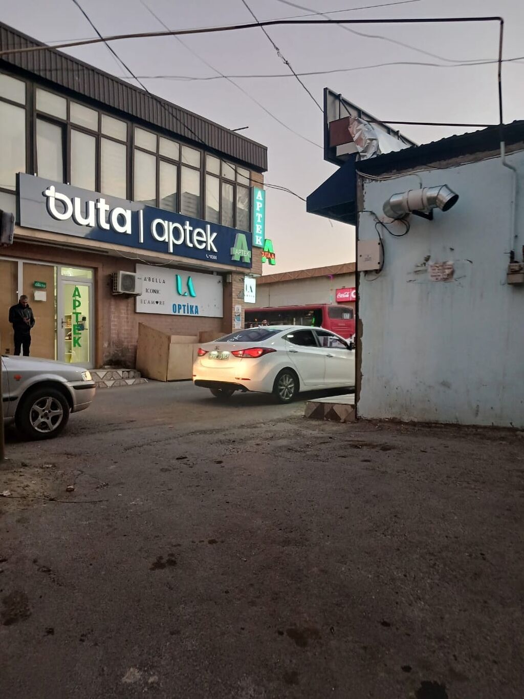 4 otaqlı, 100 kv. m, Kredit yoxdur, Orta təmir