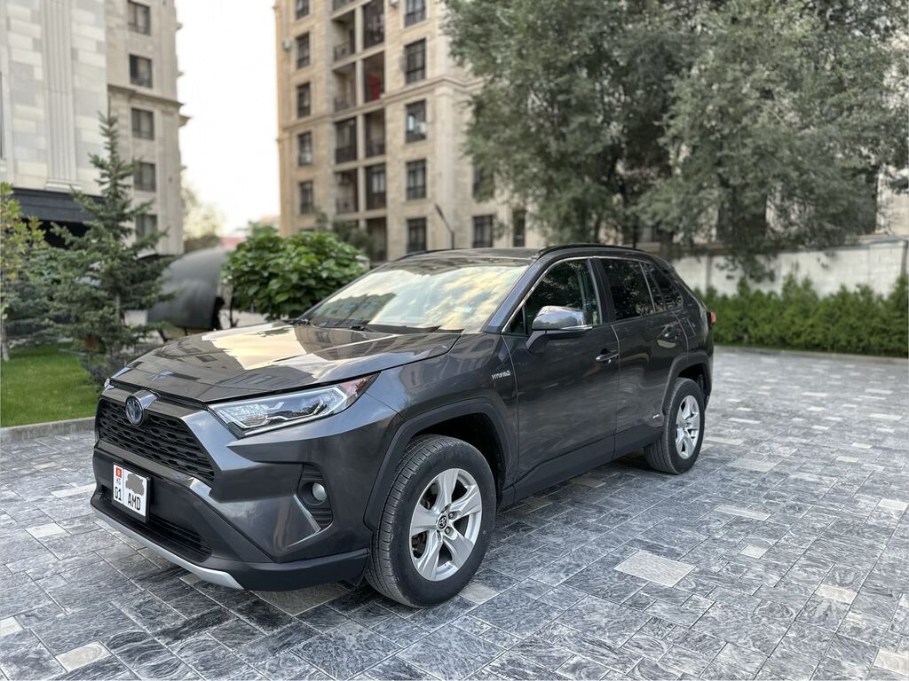 Toyota RAV4: 2021 г., 2.5 л, Автомат, Гибрид, Кроссовер: фото 4