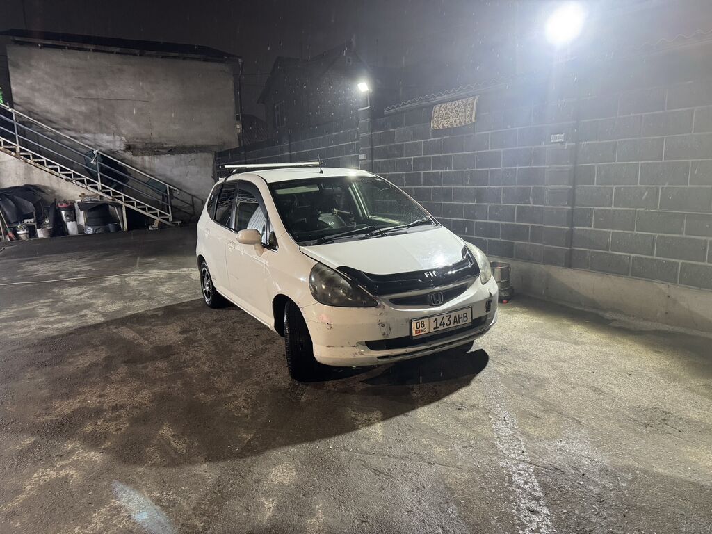 Honda Fit: 2001 г., 1.3 л, Вариатор, Бензин, Хэтчбэк: фото 3