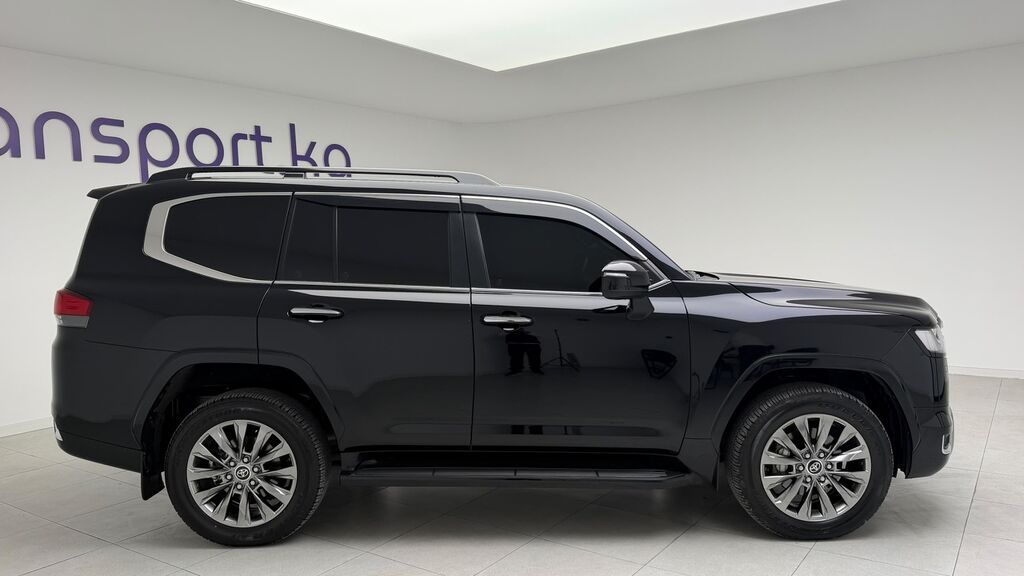 Toyota Land Cruiser: 2022 г., 3.5 л, Автомат, Внедорожник: фото 5