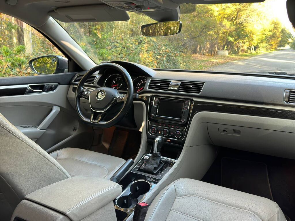 Volkswagen Passat: 2019 г., 2 л, Автомат, Бензин, Седан: фото 5