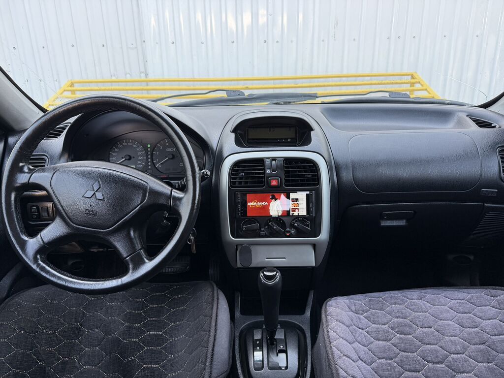 Mitsubishi Carisma: 2002 г., 1.8 л, Автомат, Бензин, Седан: фото 4