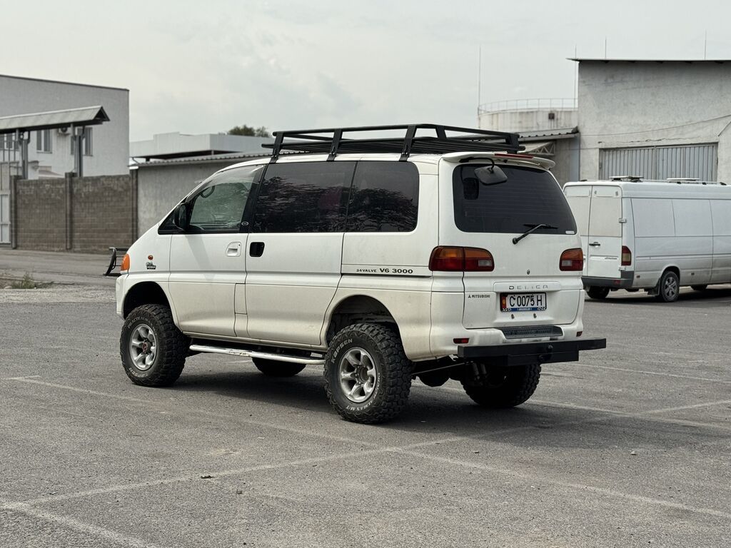 Mitsubishi Delica: 1996 г., 3 л, Автомат, Бензин, Минивэн: фото 5