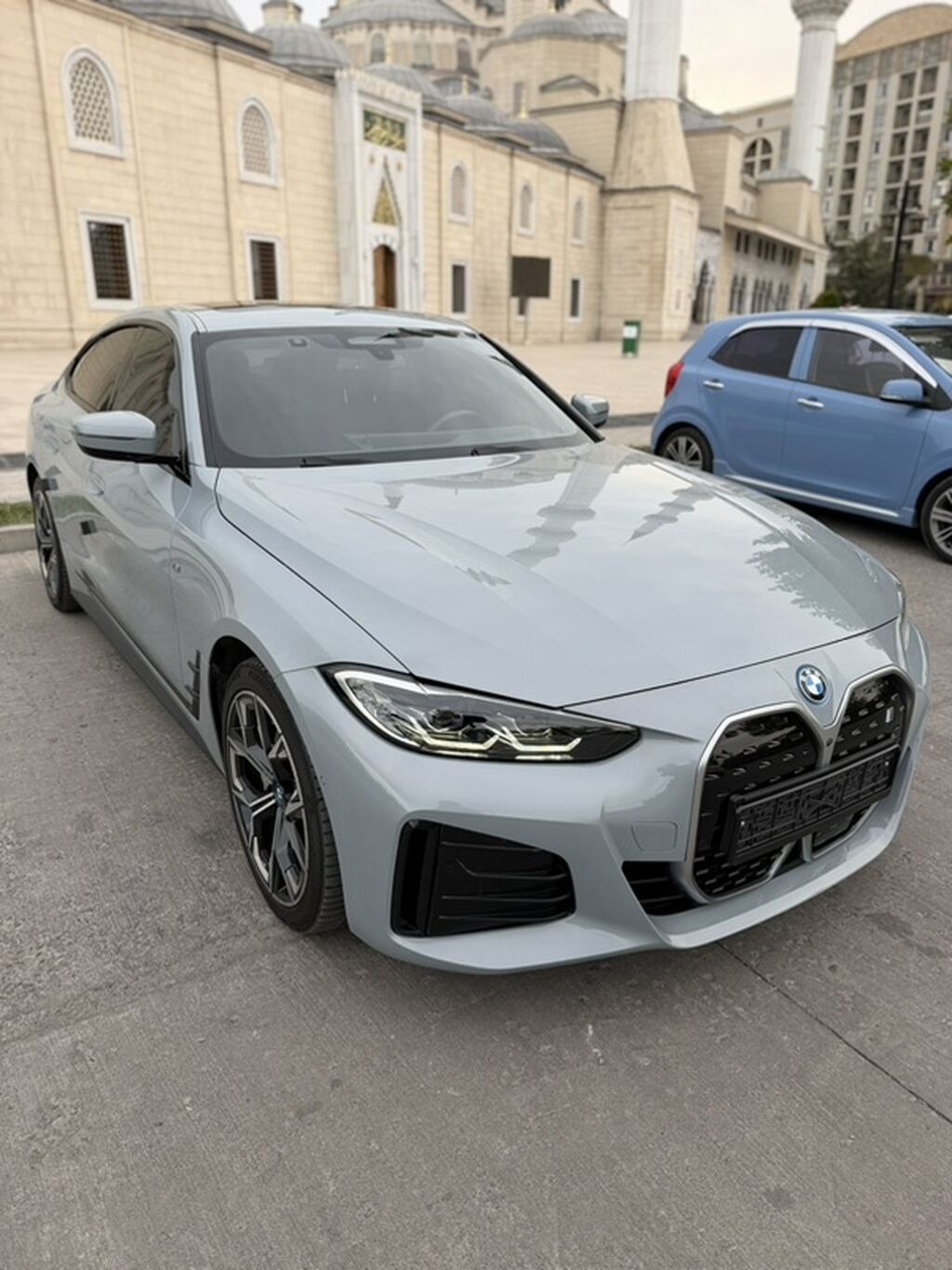 BMW i4: 2022 г., 4 л, Автомат, Электромобиль, Фастбек: фото 4