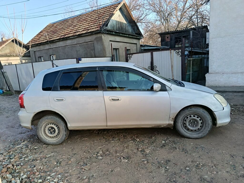 Honda Civic: 2002 г., 1.4 л, Бензин, Хэтчбэк: фото 2