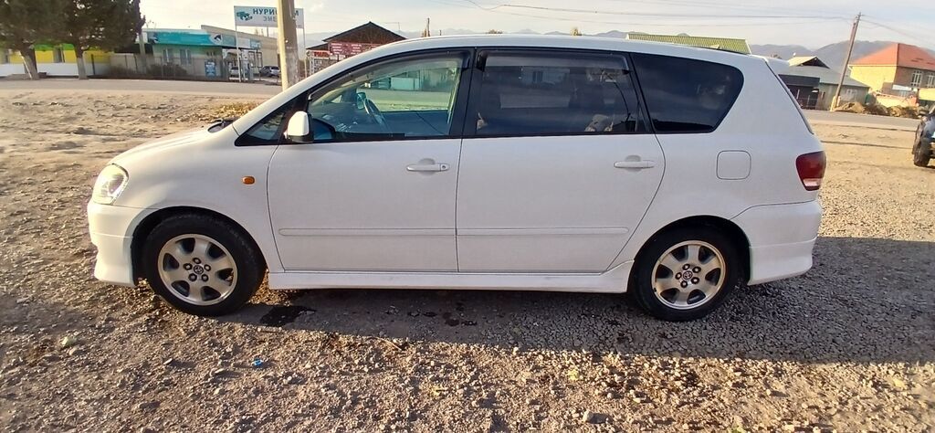 Toyota Ipsum: 2002 г., 2.4 л, Автомат, Бензин, Минивэн: фото 6