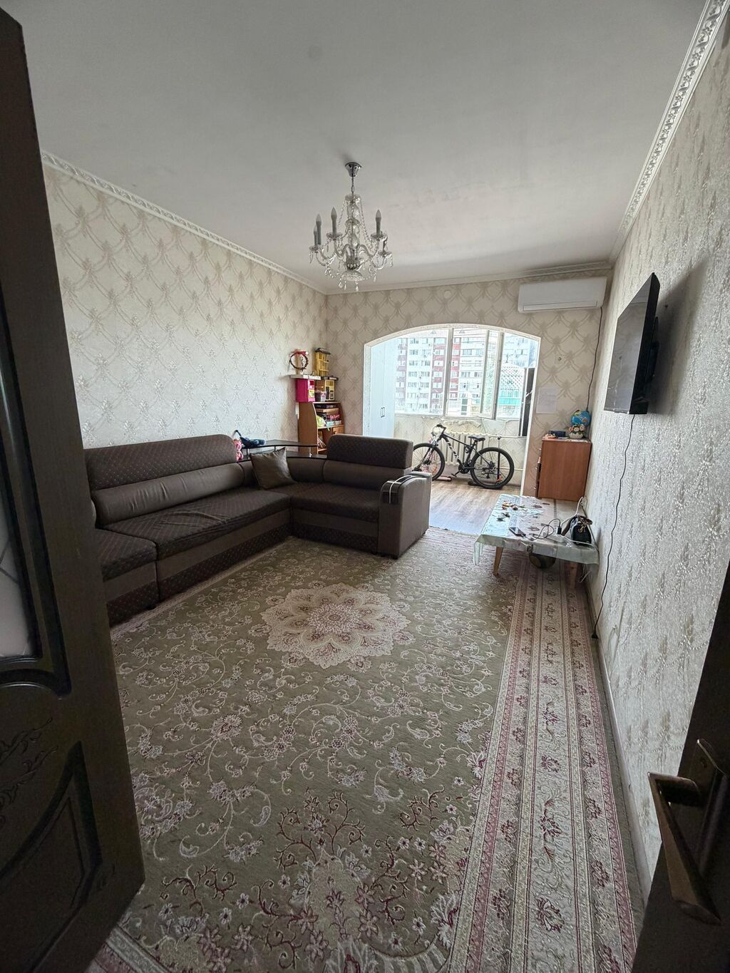 2 комнаты, 66 м², 12 мкр 106 серия, 4 этаж, Требуется ремонт: фото 2