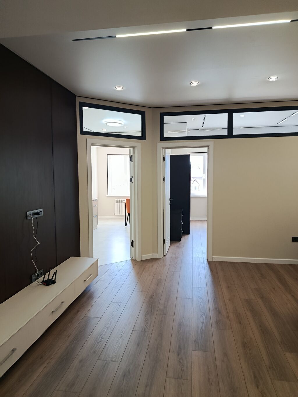 3 комнаты, 84 м², 7 мкр 10 этаж: фото 3