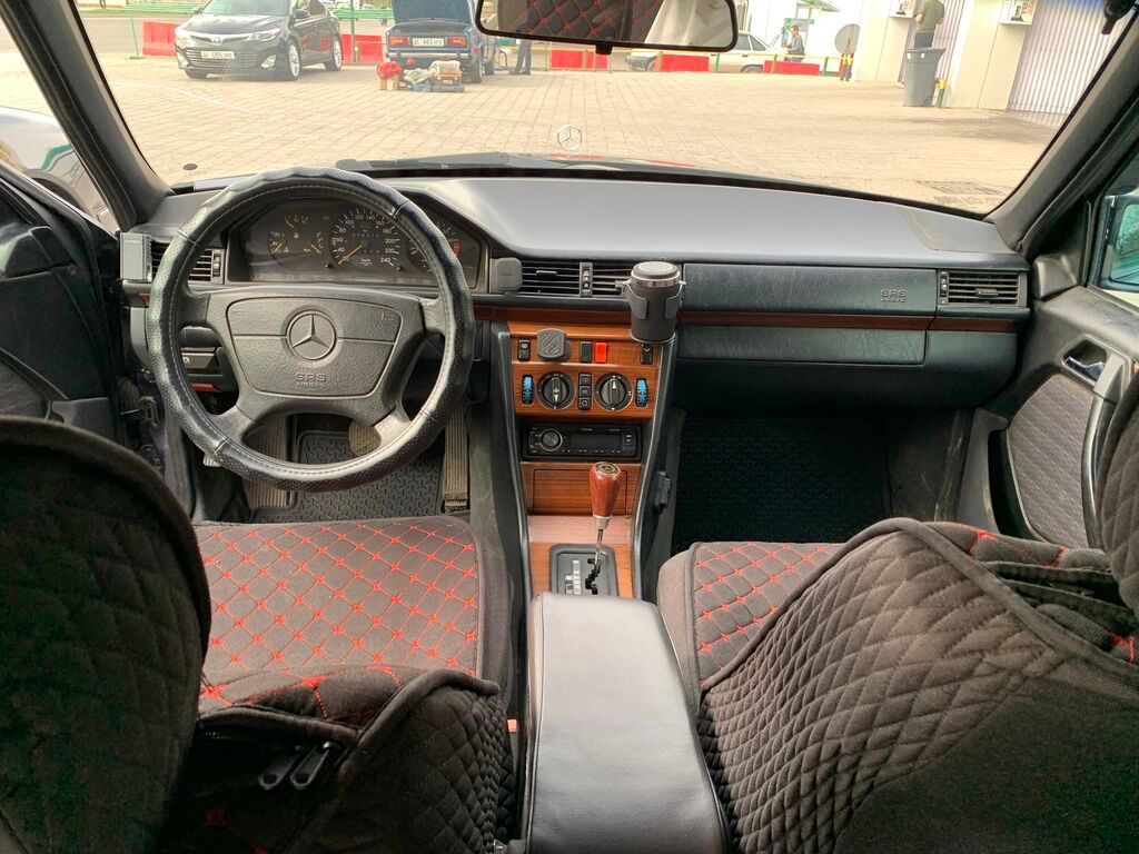 Mercedes-Benz E-Class: 1993 г., 2.2 л, Автомат, Бензин, Седан: фото 8
