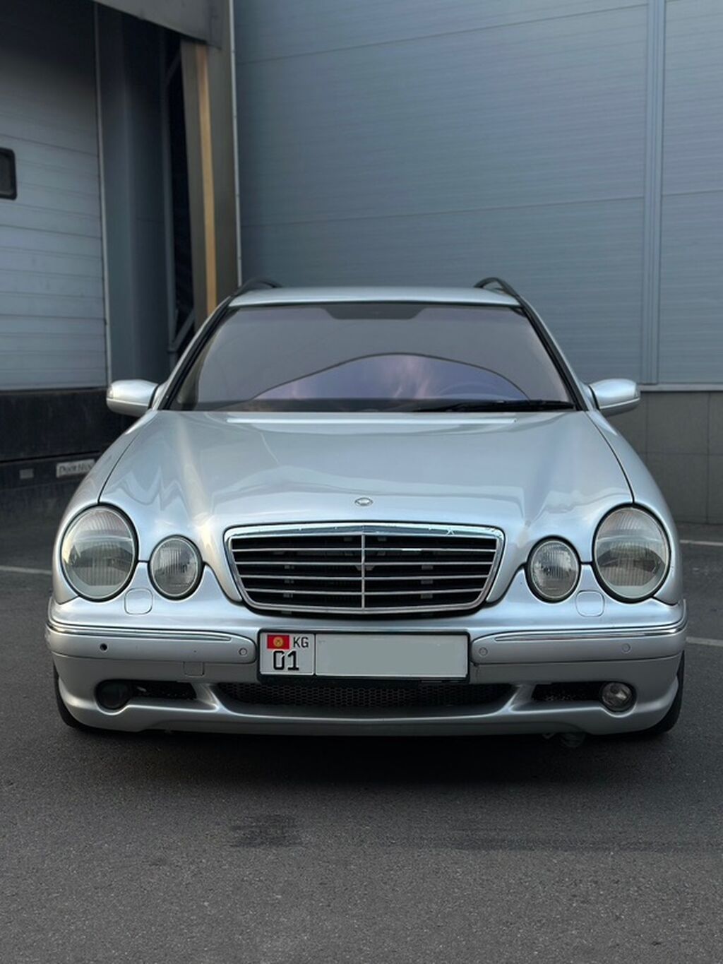 Mercedes-Benz E-Class: 2000 г., 5.5 л, Автомат, Бензин, Универсал: фото 1